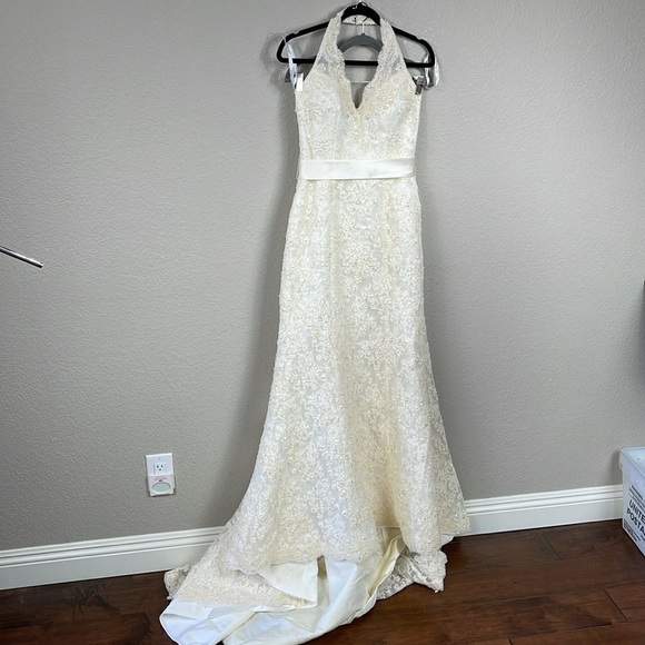 SOLD Davids Bridal Allover Beaded Lace Illusion Halter Neckline Wedding T9512 8 - Picture 3 of 17